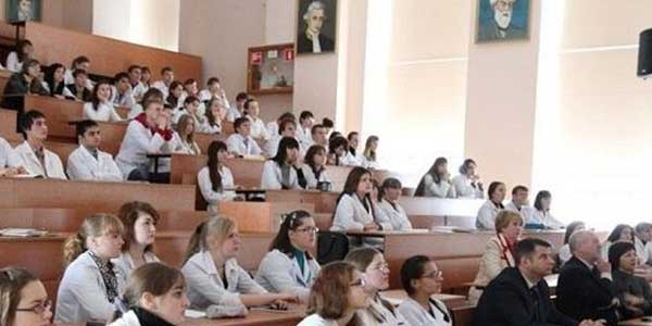 شرط سنی تحصیل پزشکی در روسیه